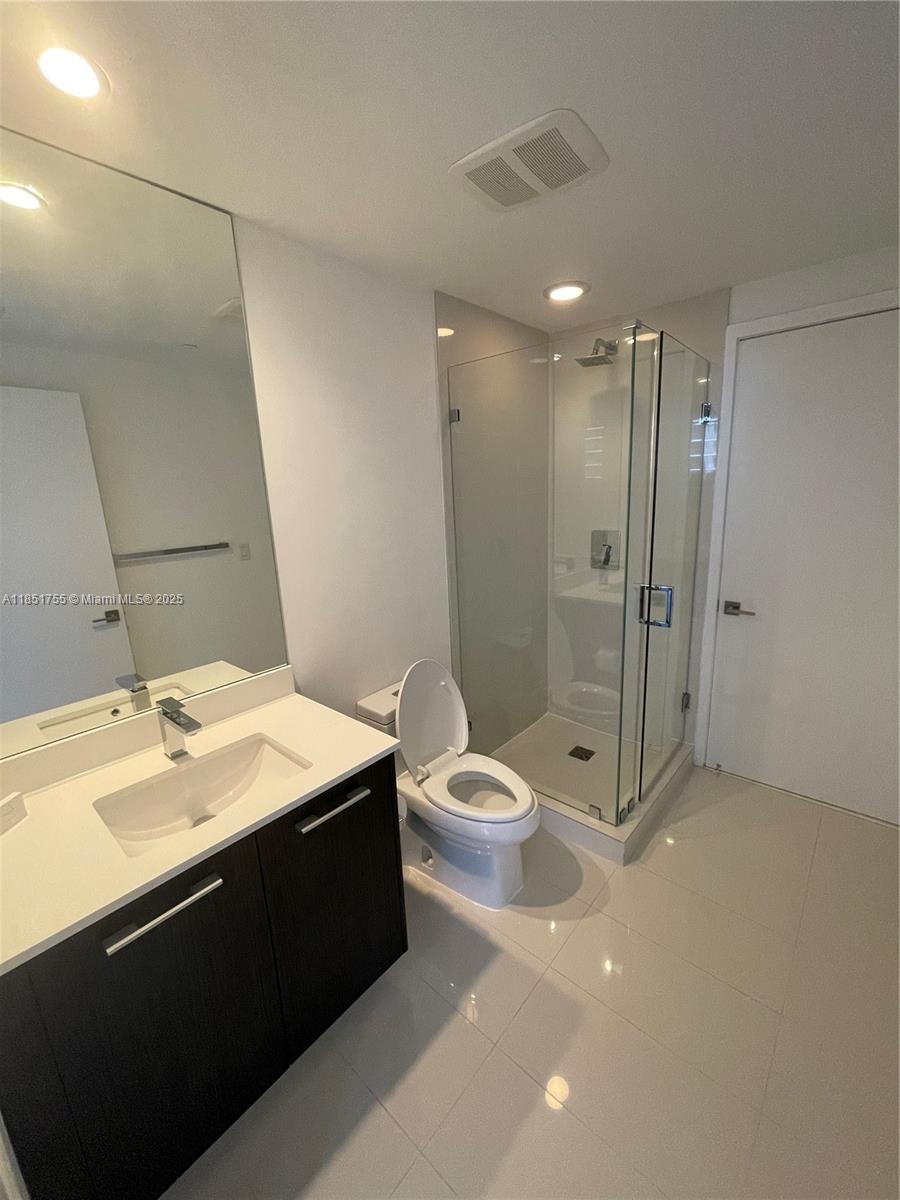 55 SW 9th St #2701, Miami FL 33130