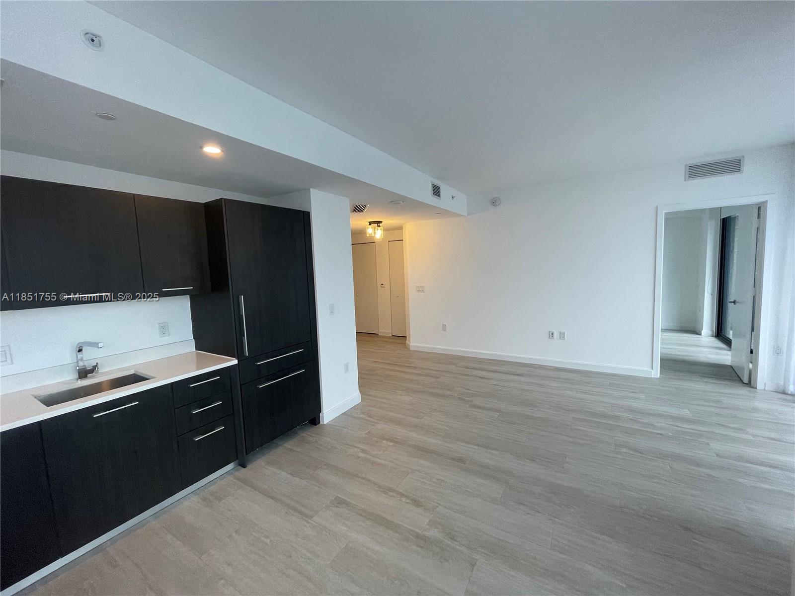 55 SW 9th St #2701, Miami FL 33130