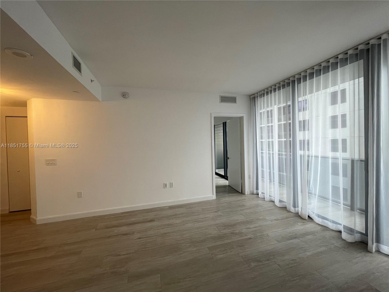 55 SW 9th St #2701, Miami FL 33130