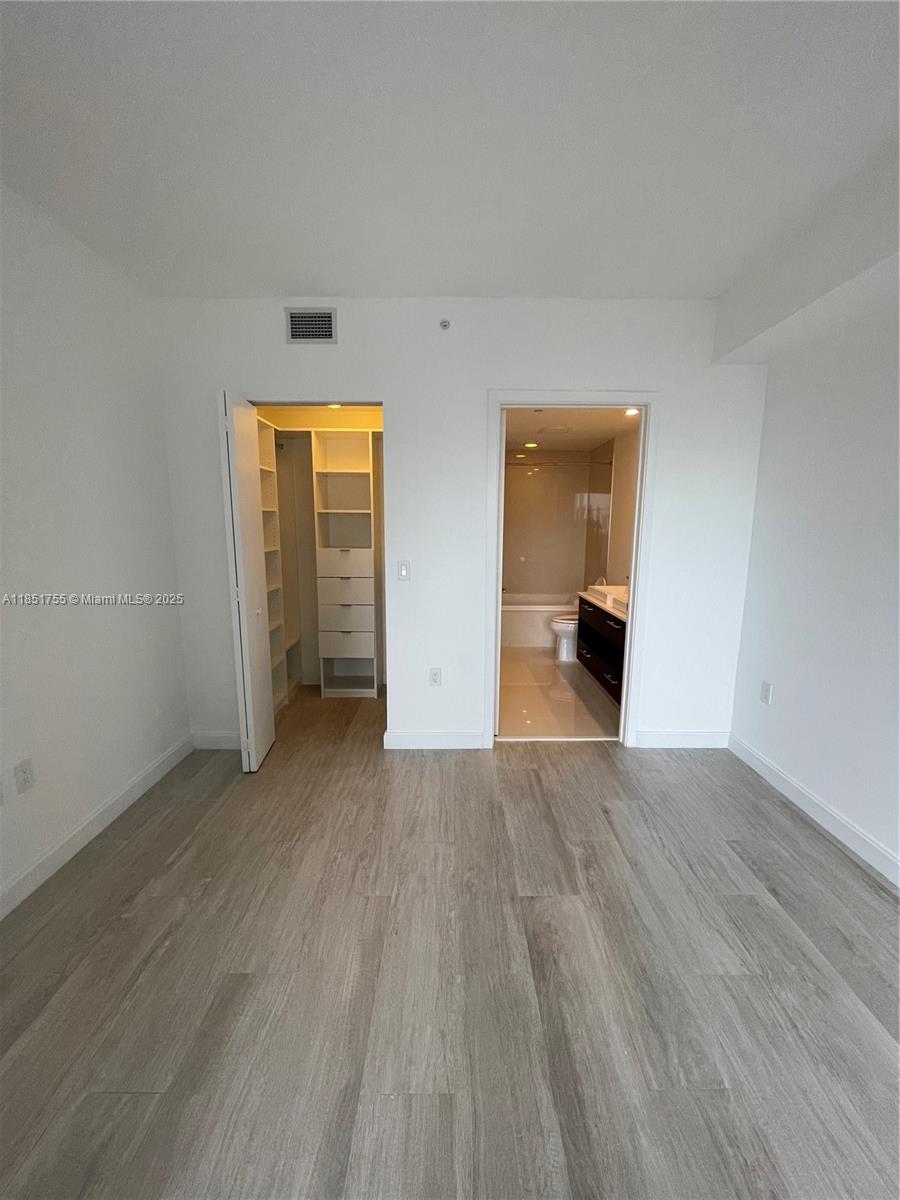55 SW 9th St #2701, Miami FL 33130