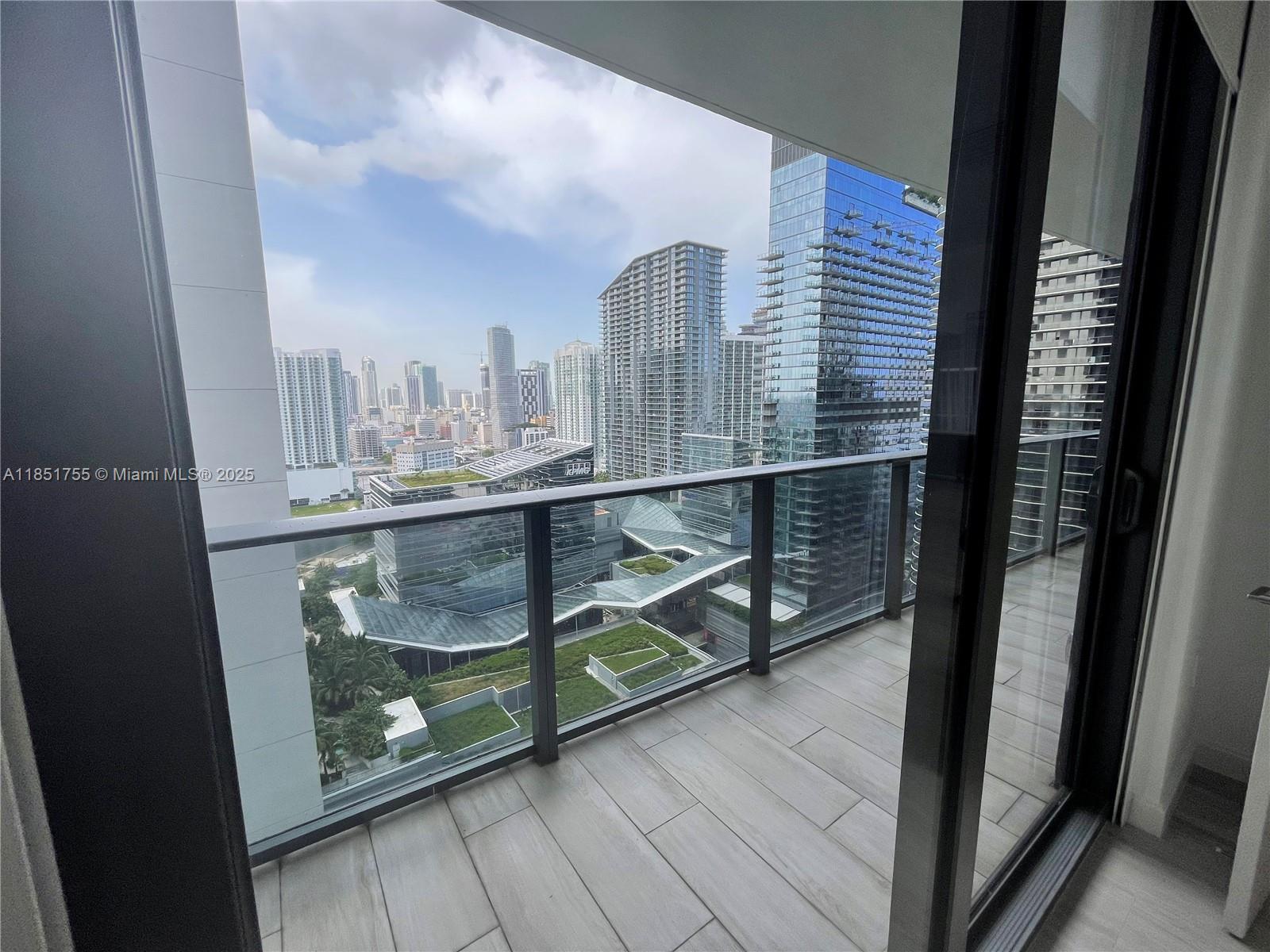 55 SW 9th St #2701, Miami FL 33130