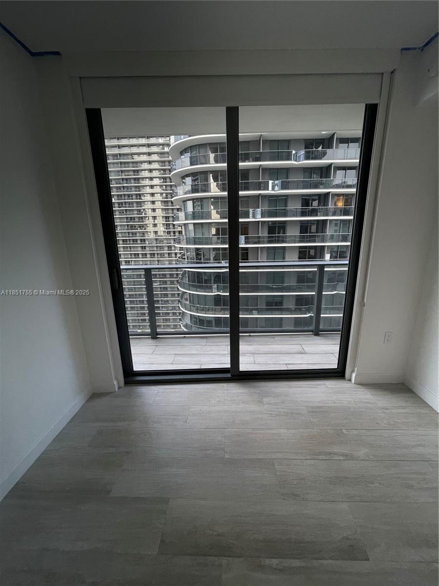 55 SW 9th St #2701, Miami FL 33130