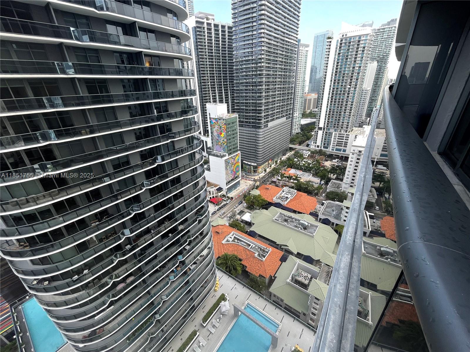 55 SW 9th St #2701, Miami FL 33130