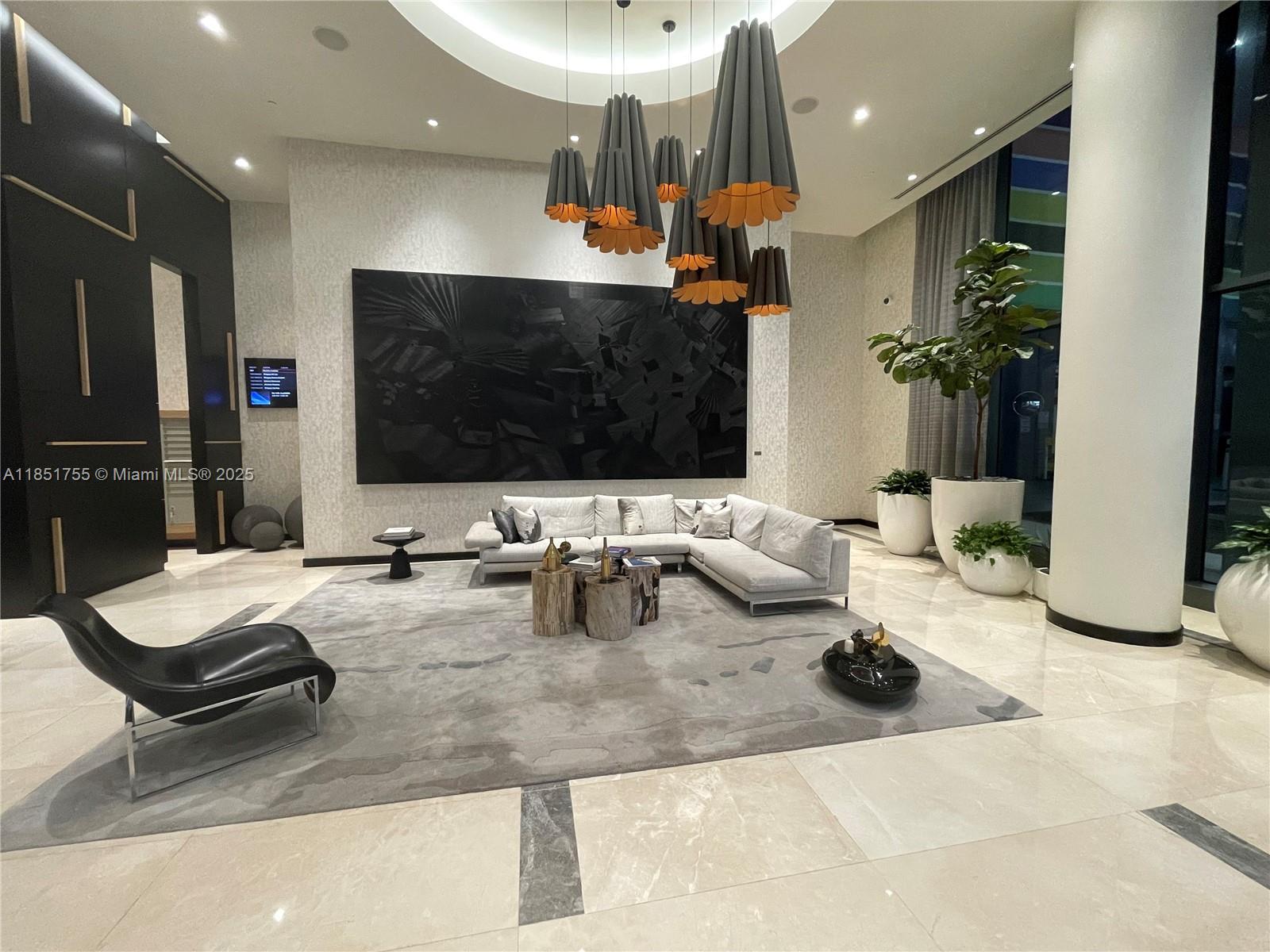 55 SW 9th St #2701, Miami FL 33130
