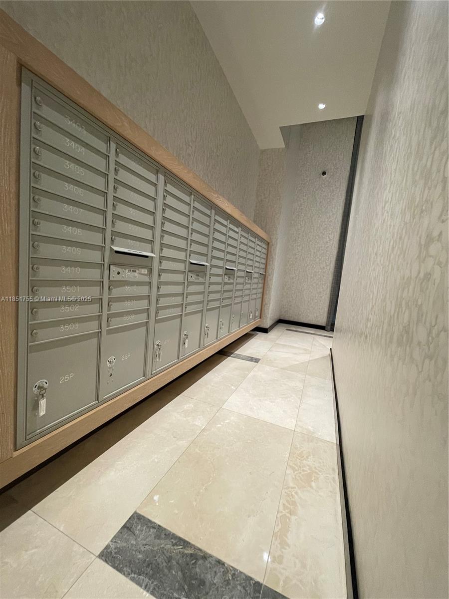 55 SW 9th St #2701, Miami FL 33130