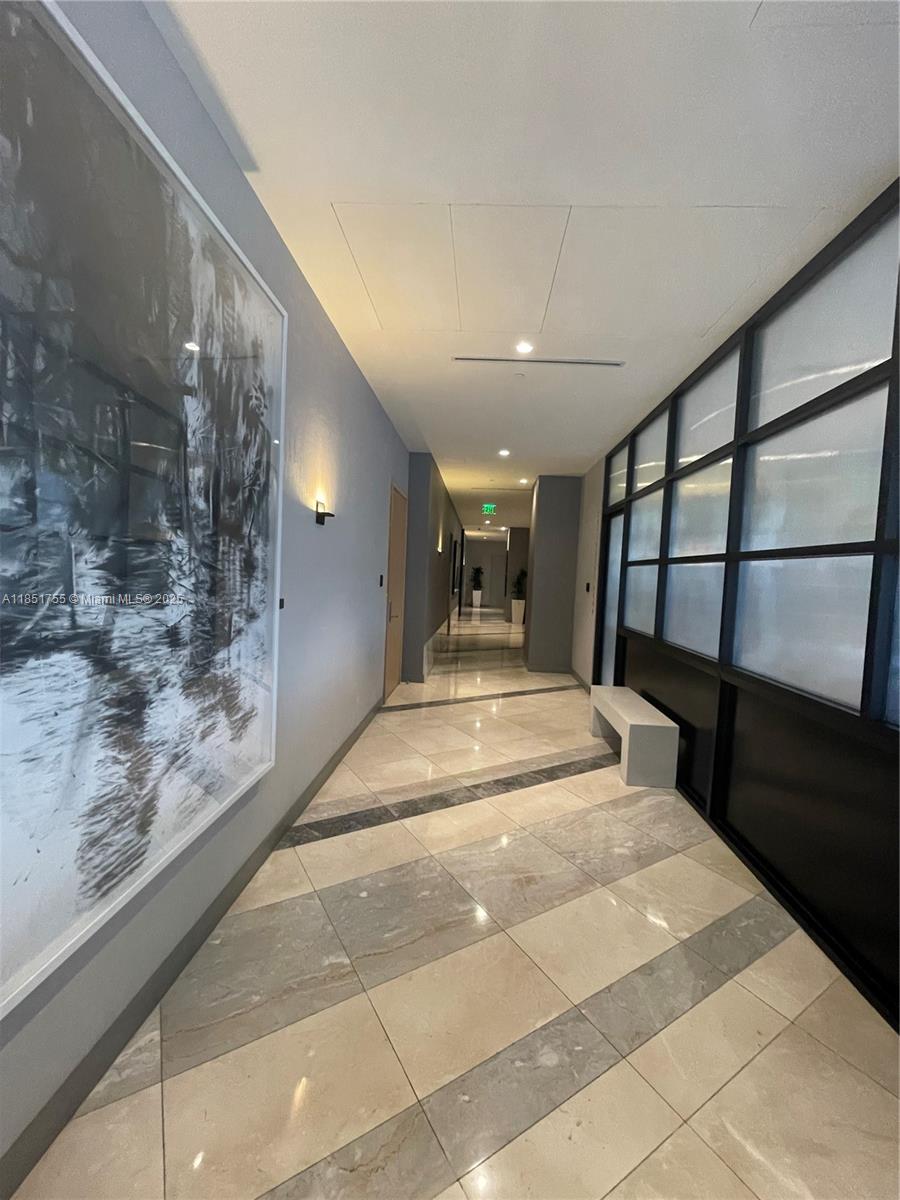 55 SW 9th St #2701, Miami FL 33130