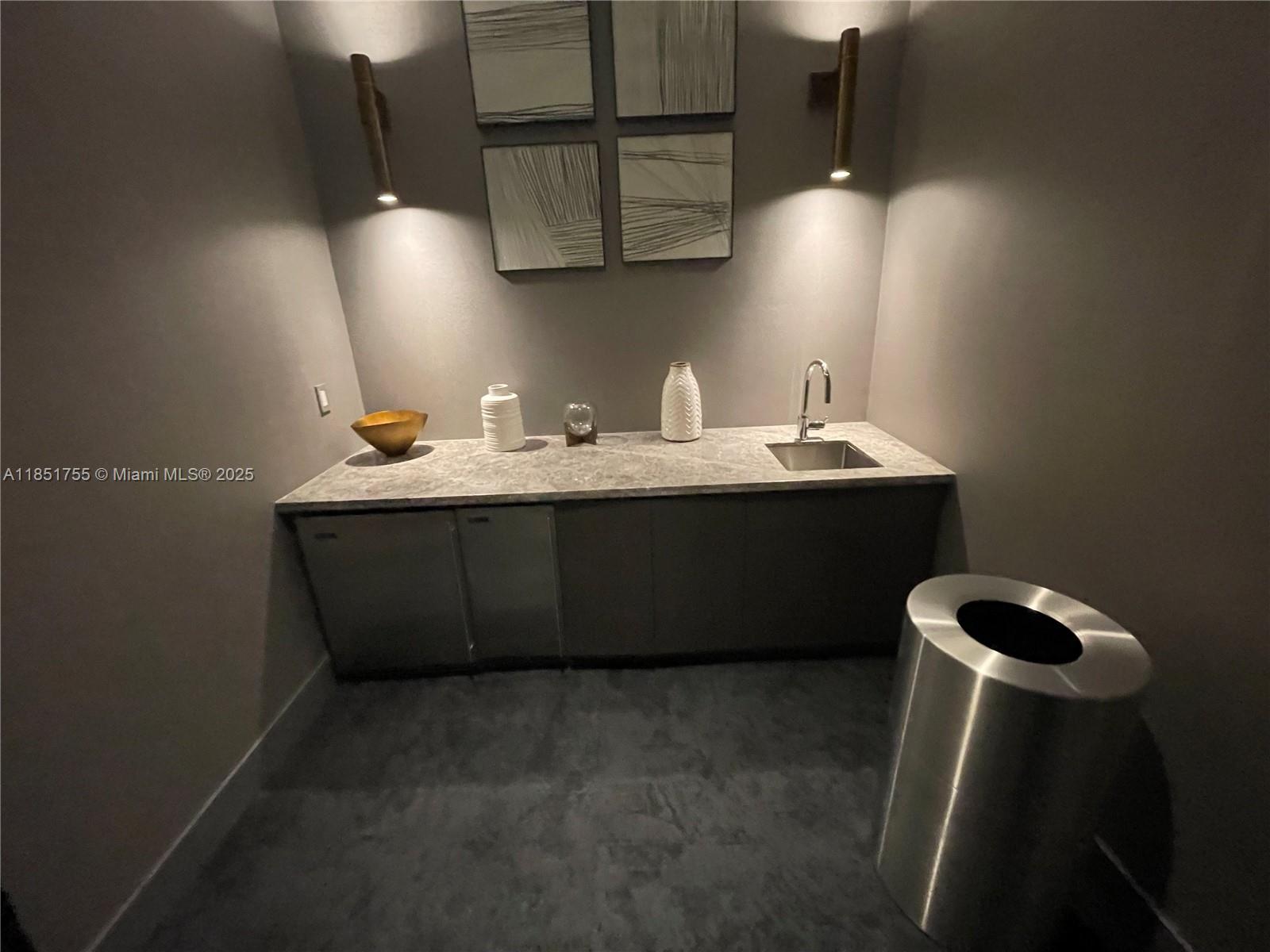 55 SW 9th St #2701, Miami FL 33130