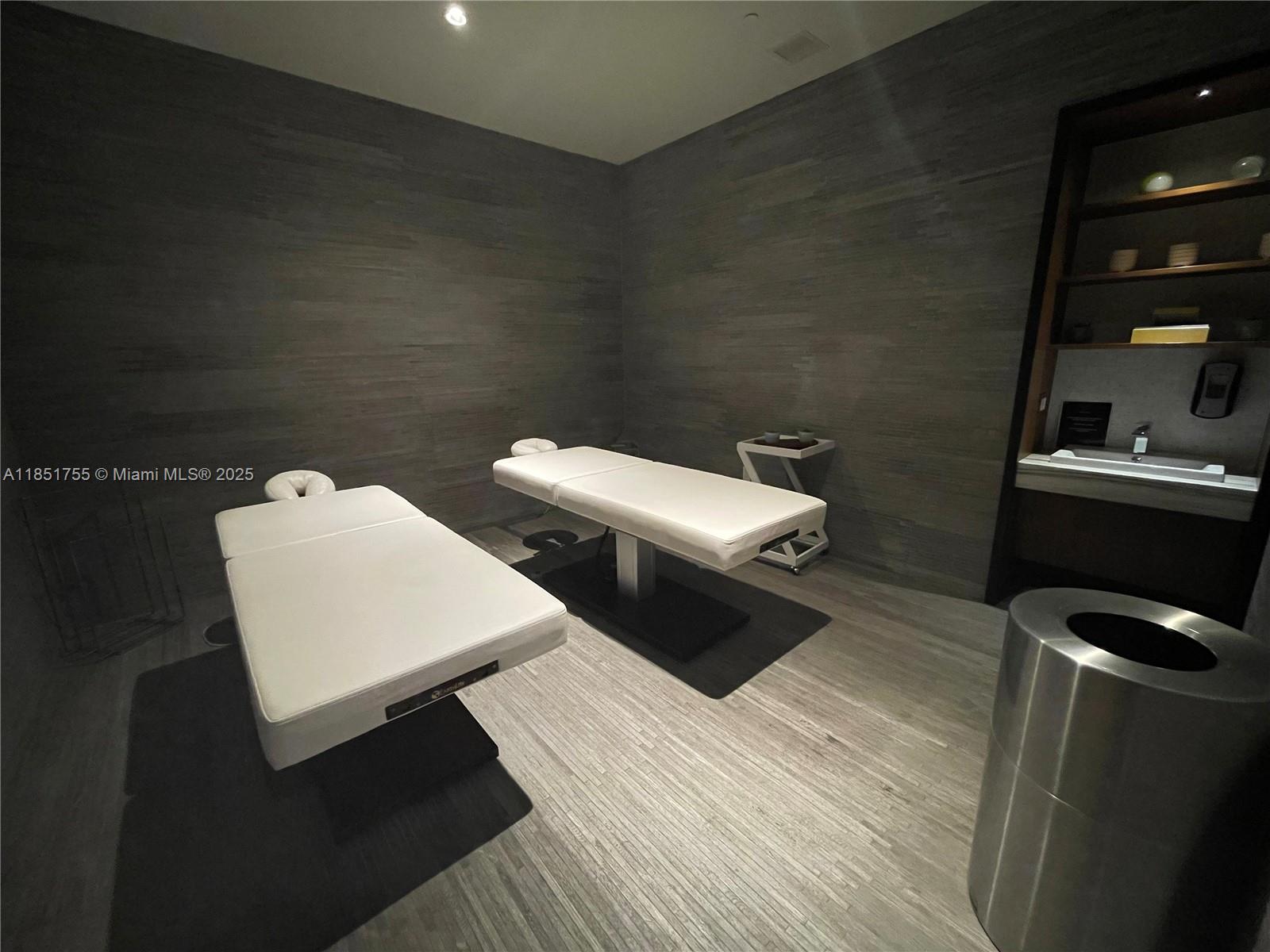 55 SW 9th St #2701, Miami FL 33130
