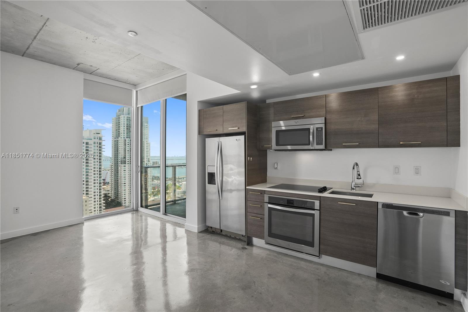 151 SE 1st St #3104, Miami FL 33131