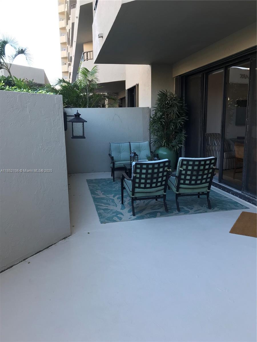 201 Crandon Blvd #120, Key Biscayne FL 33149