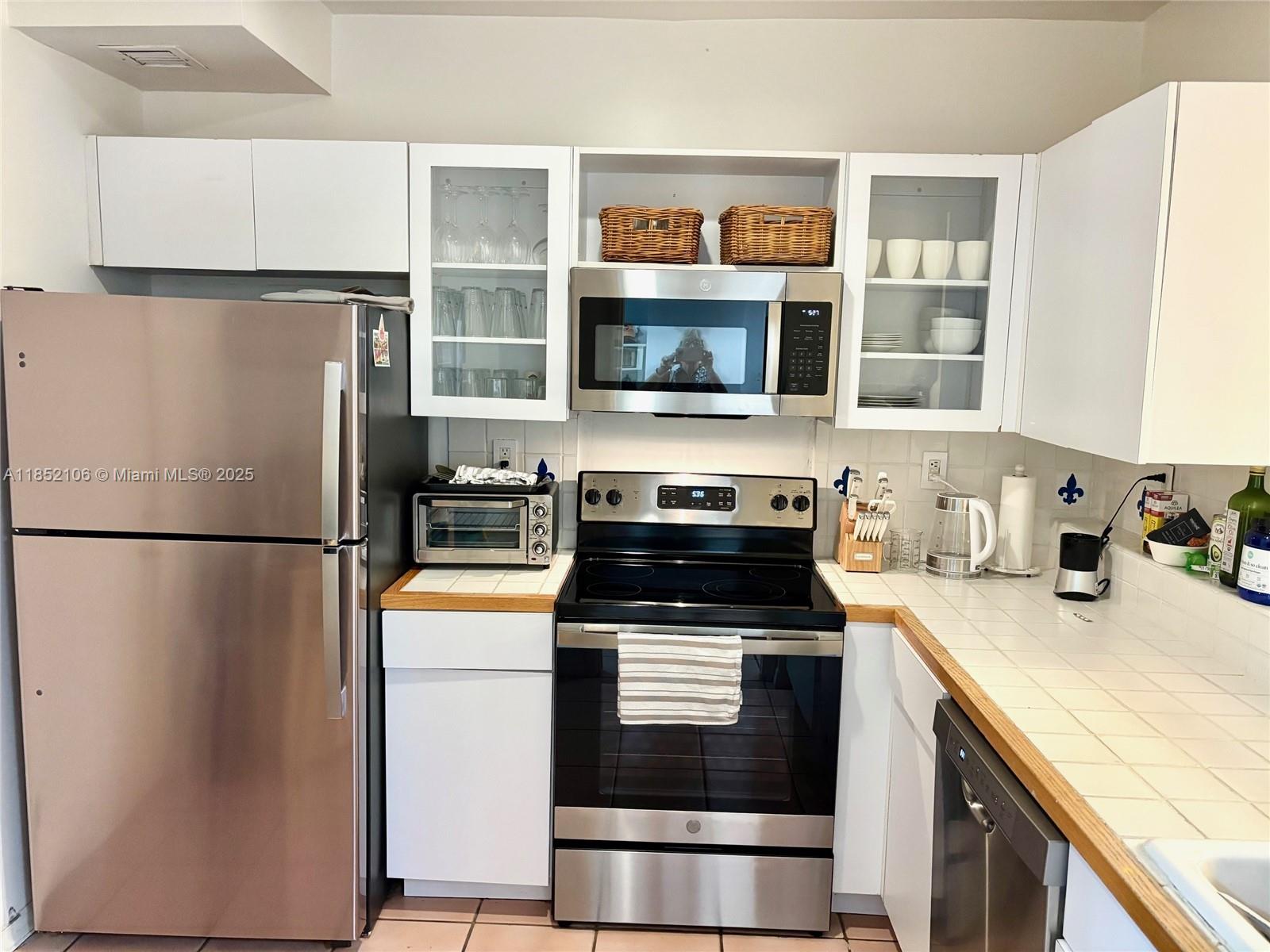 201 Crandon Blvd #120, Key Biscayne FL 33149
