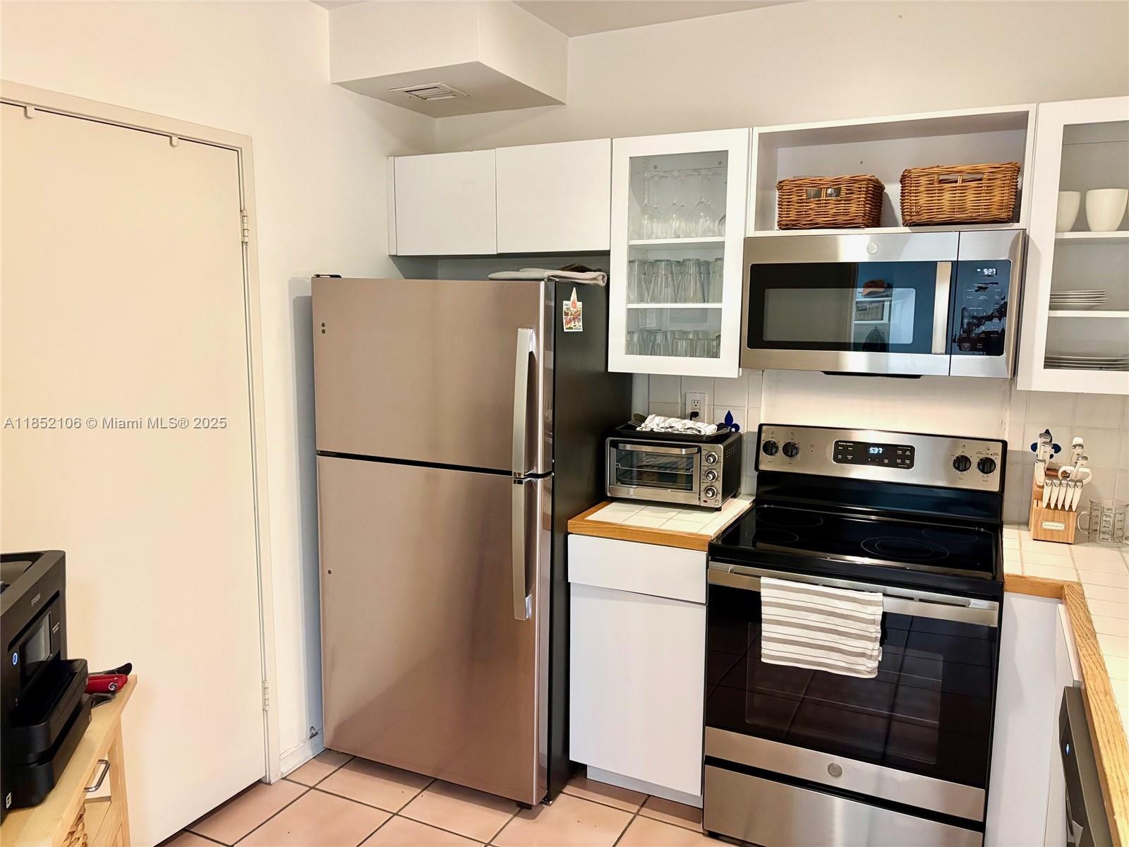 201 Crandon Blvd #120, Key Biscayne FL 33149