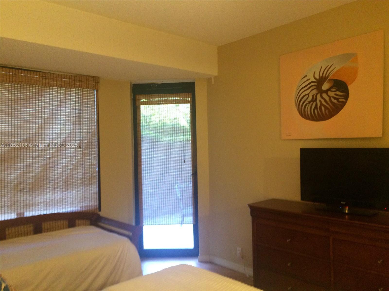 201 Crandon Blvd #120, Key Biscayne FL 33149