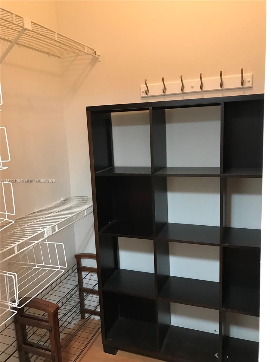 201 Crandon Blvd #120, Key Biscayne FL 33149