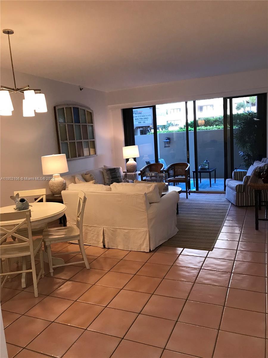 201 Crandon Blvd #120, Key Biscayne FL 33149