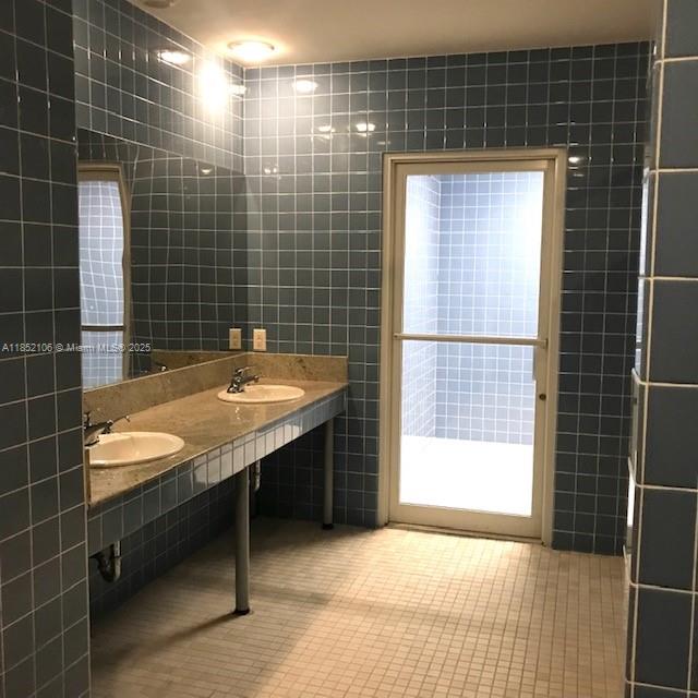 201 Crandon Blvd #120, Key Biscayne FL 33149