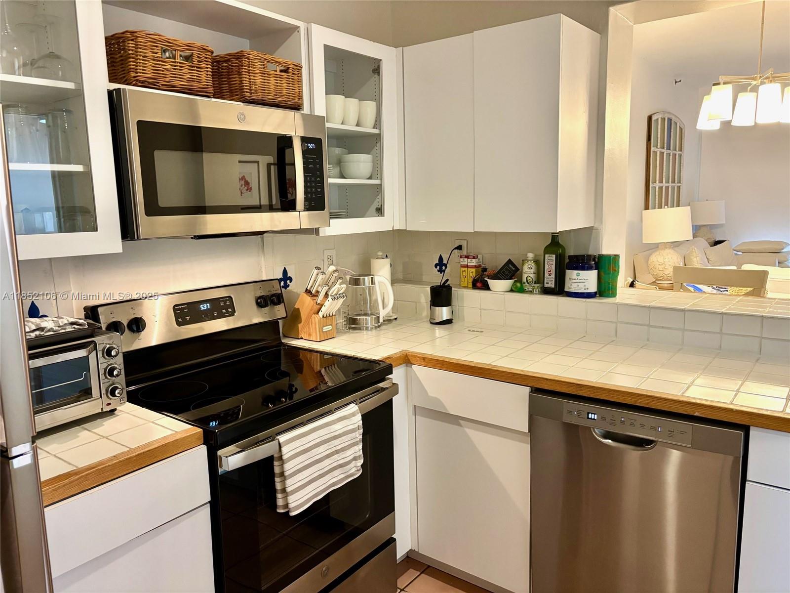 201 Crandon Blvd #120, Key Biscayne FL 33149