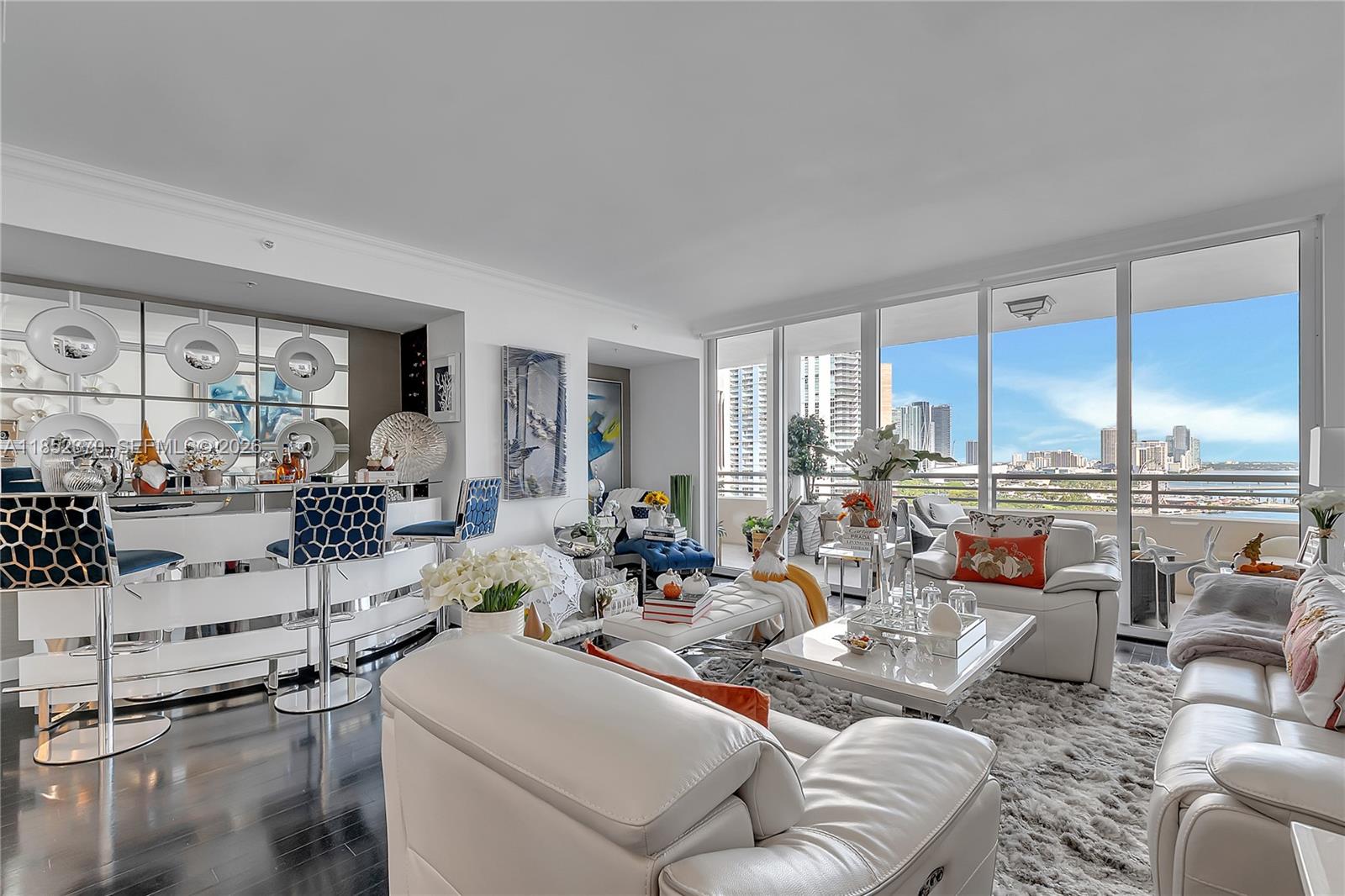 848 Brickell Key Dr #1906, Miami FL 33131