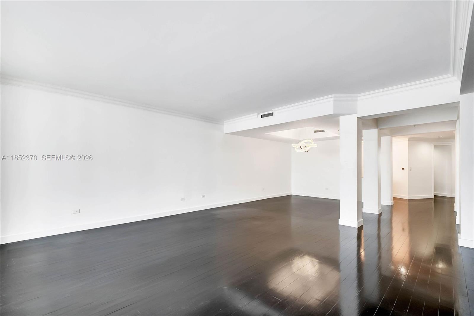 848 Brickell Key Dr #1906, Miami FL 33131