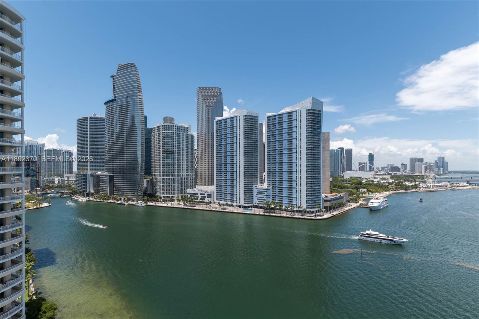 848 Brickell Key Dr #1906, Miami FL 33131