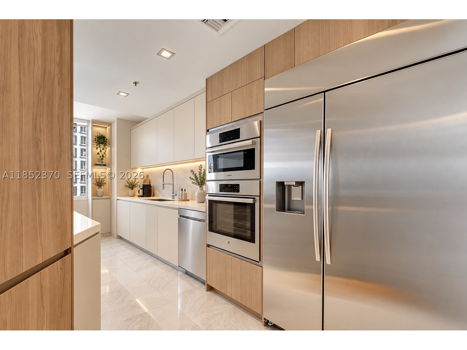 848 Brickell Key Dr #1906, Miami FL 33131