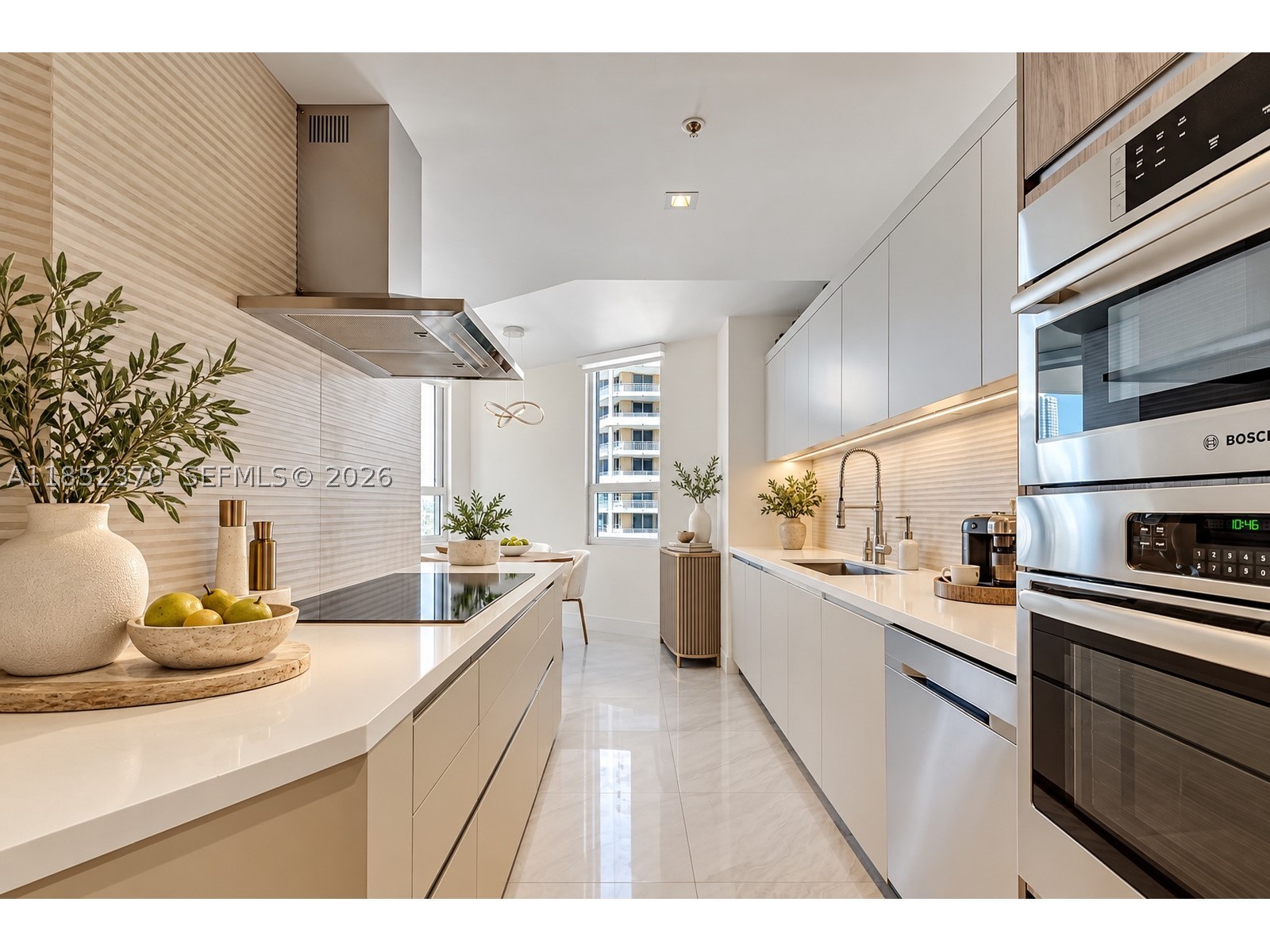 848 Brickell Key Dr #1906, Miami FL 33131