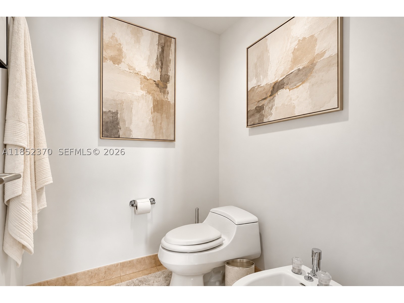 848 Brickell Key Dr #1906, Miami FL 33131