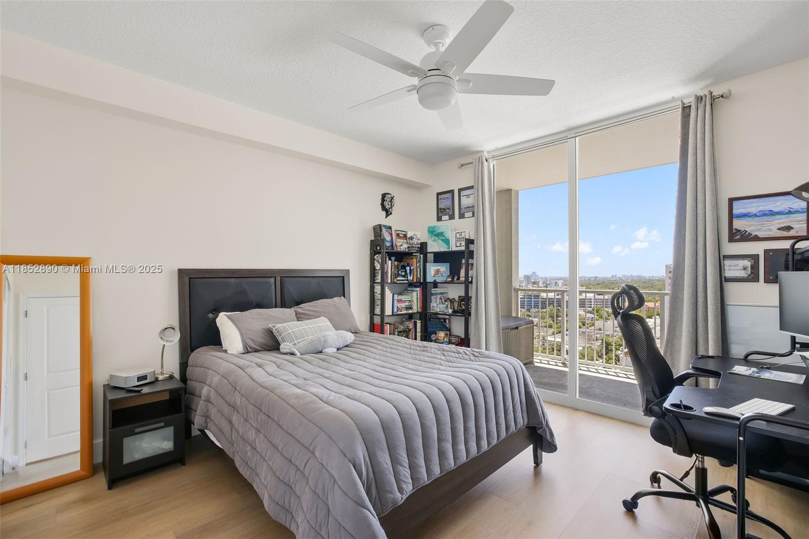 1250 S Miami Ave #1911, Miami FL 33130