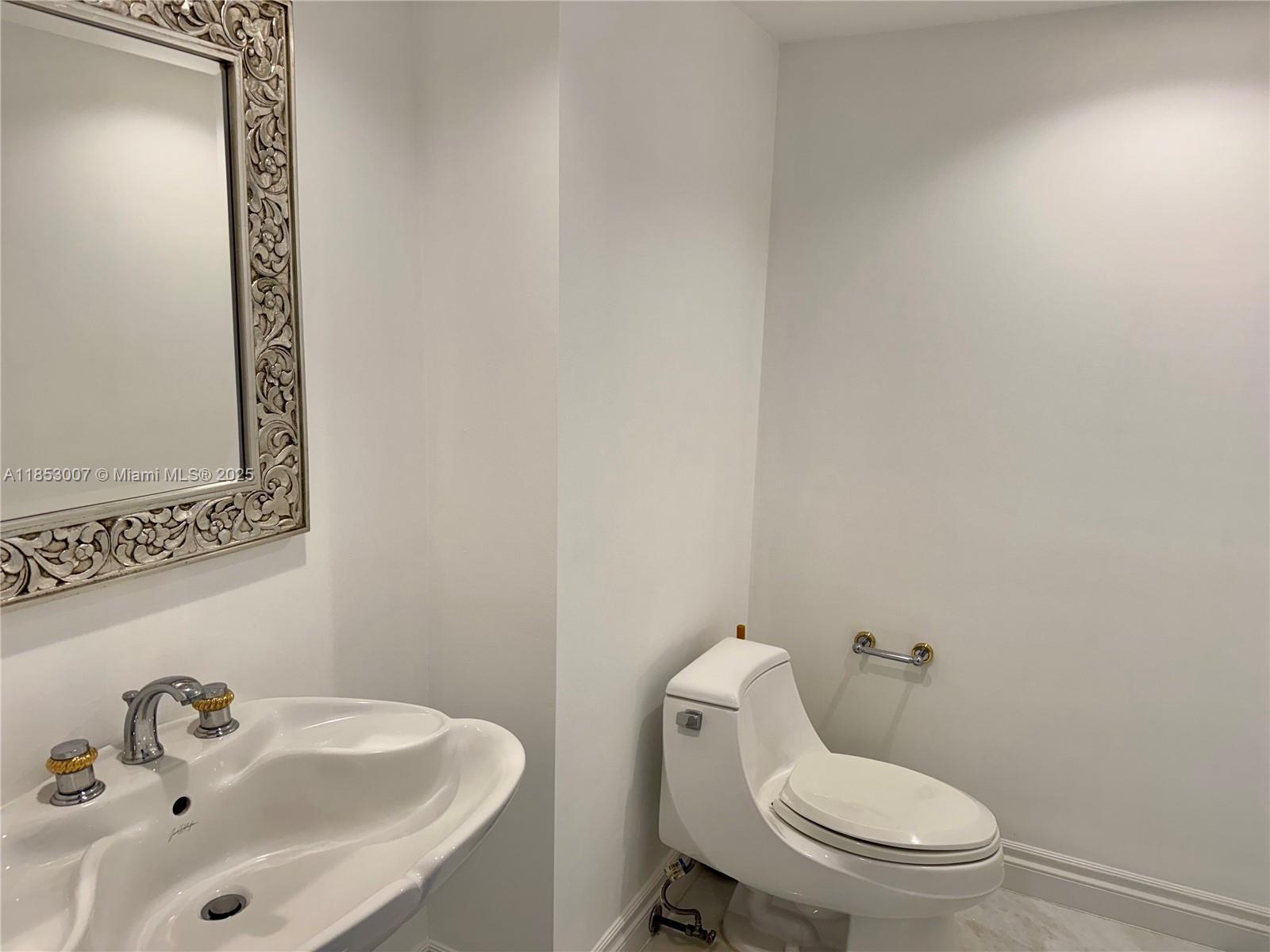 2600 Island Blvd #505, Aventura FL 33160