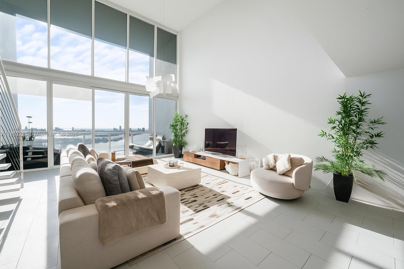 1040 Biscayne Blvd #3203, Miami FL 33132