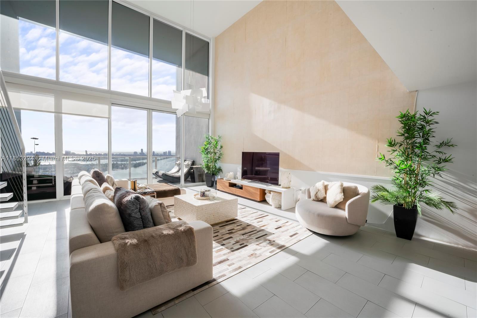 1040 Biscayne Blvd #3203, Miami FL 33132