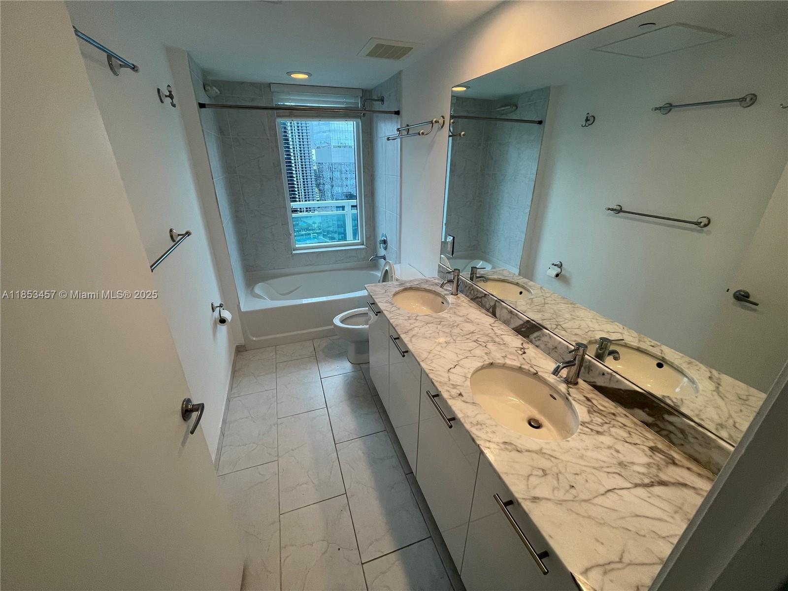 Miami FL 33131 - A11853457