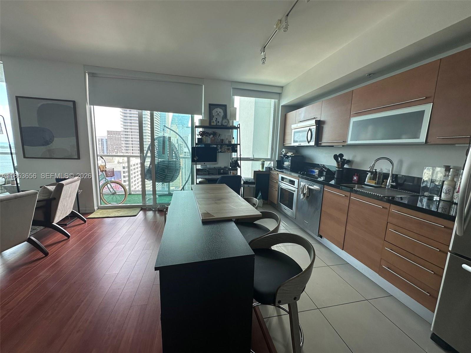 244 Biscayne Blvd #3707, Miami FL 33132