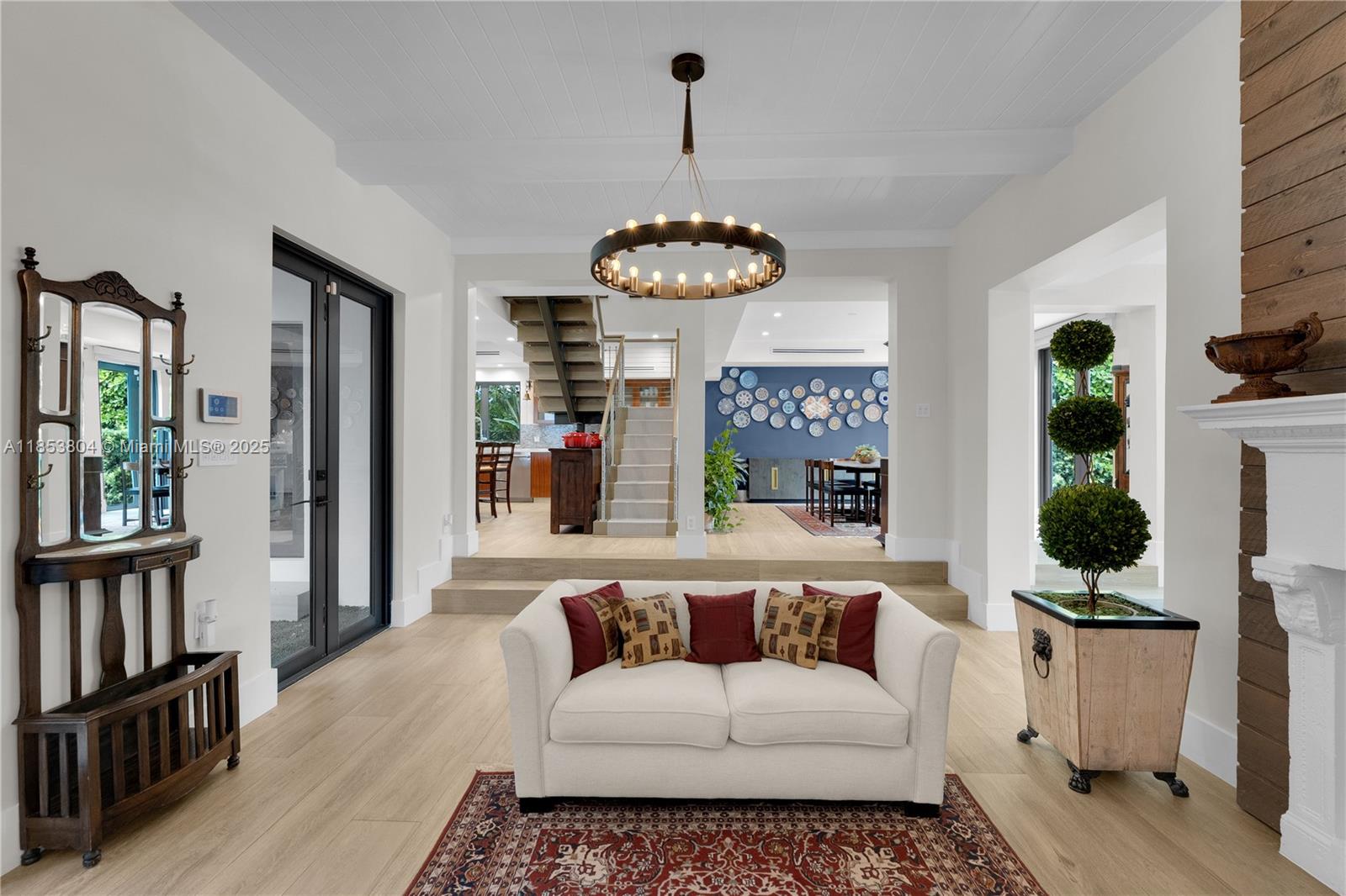 4475 N Meridian Ave, Miami Beach FL 33140