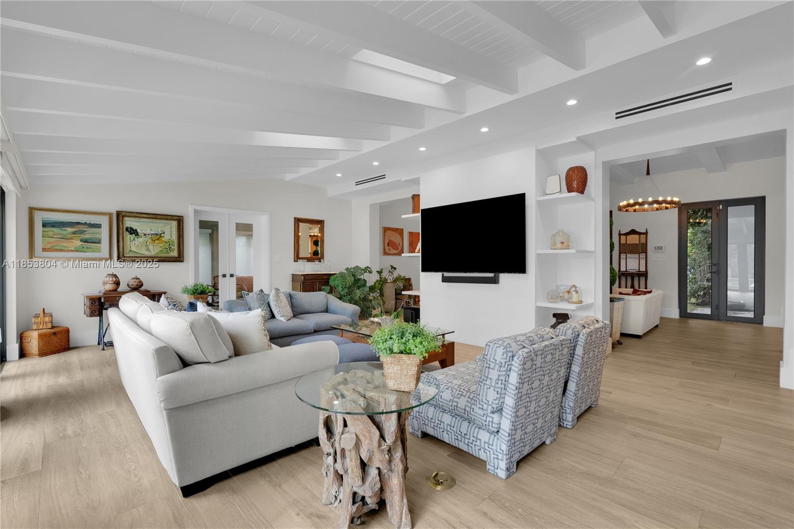4475 N Meridian Ave, Miami Beach FL 33140