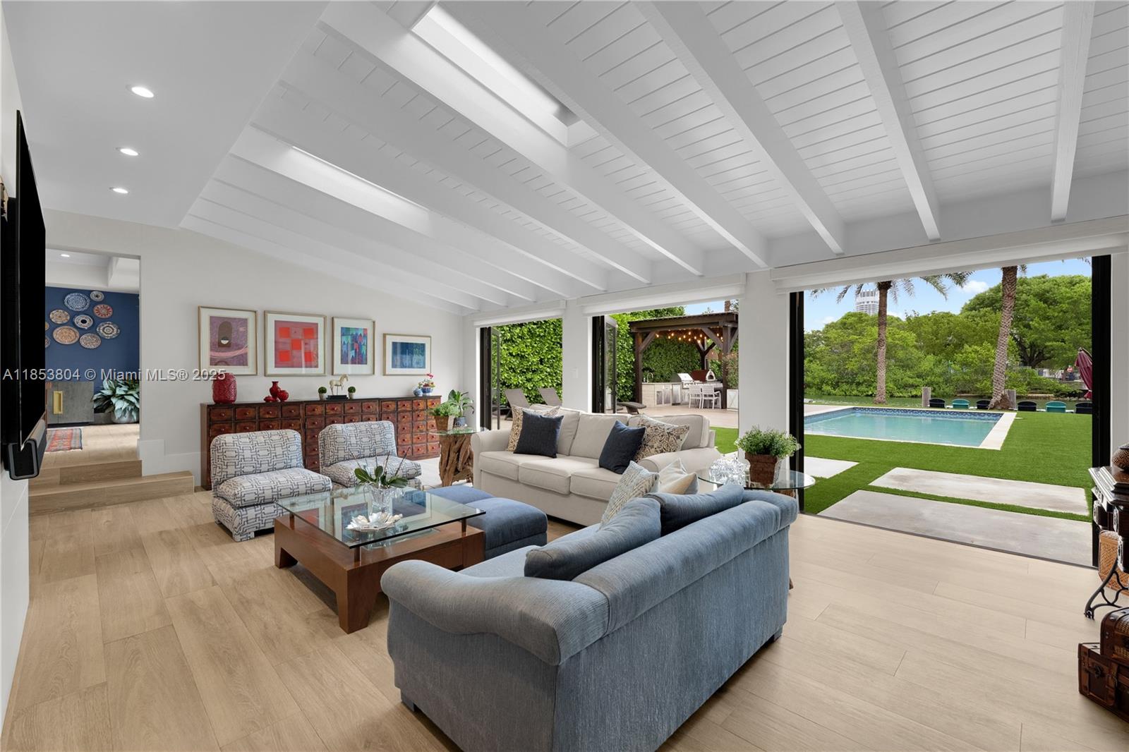 4475 N Meridian Ave, Miami Beach FL 33140