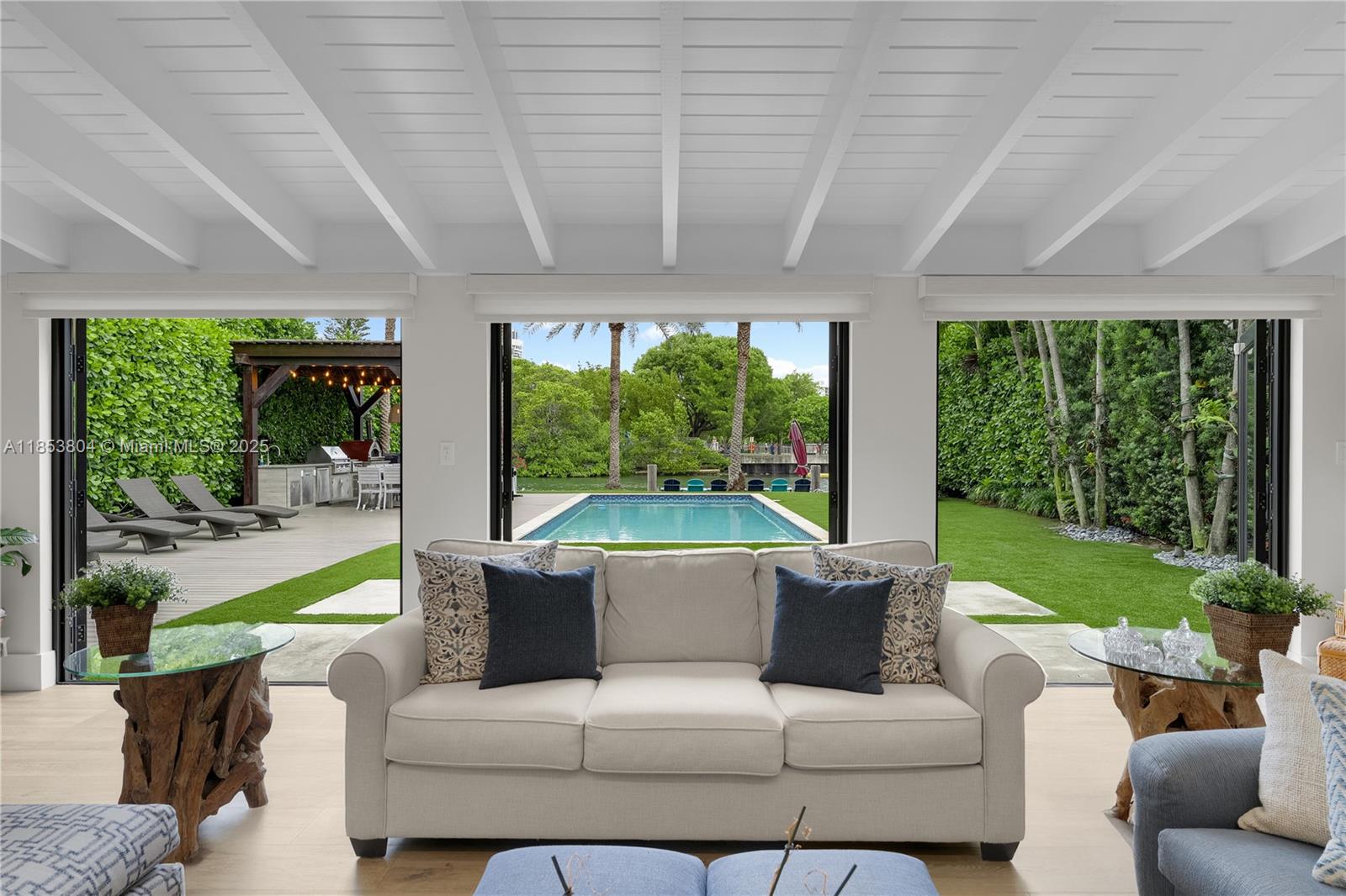 4475 N Meridian Ave, Miami Beach FL 33140