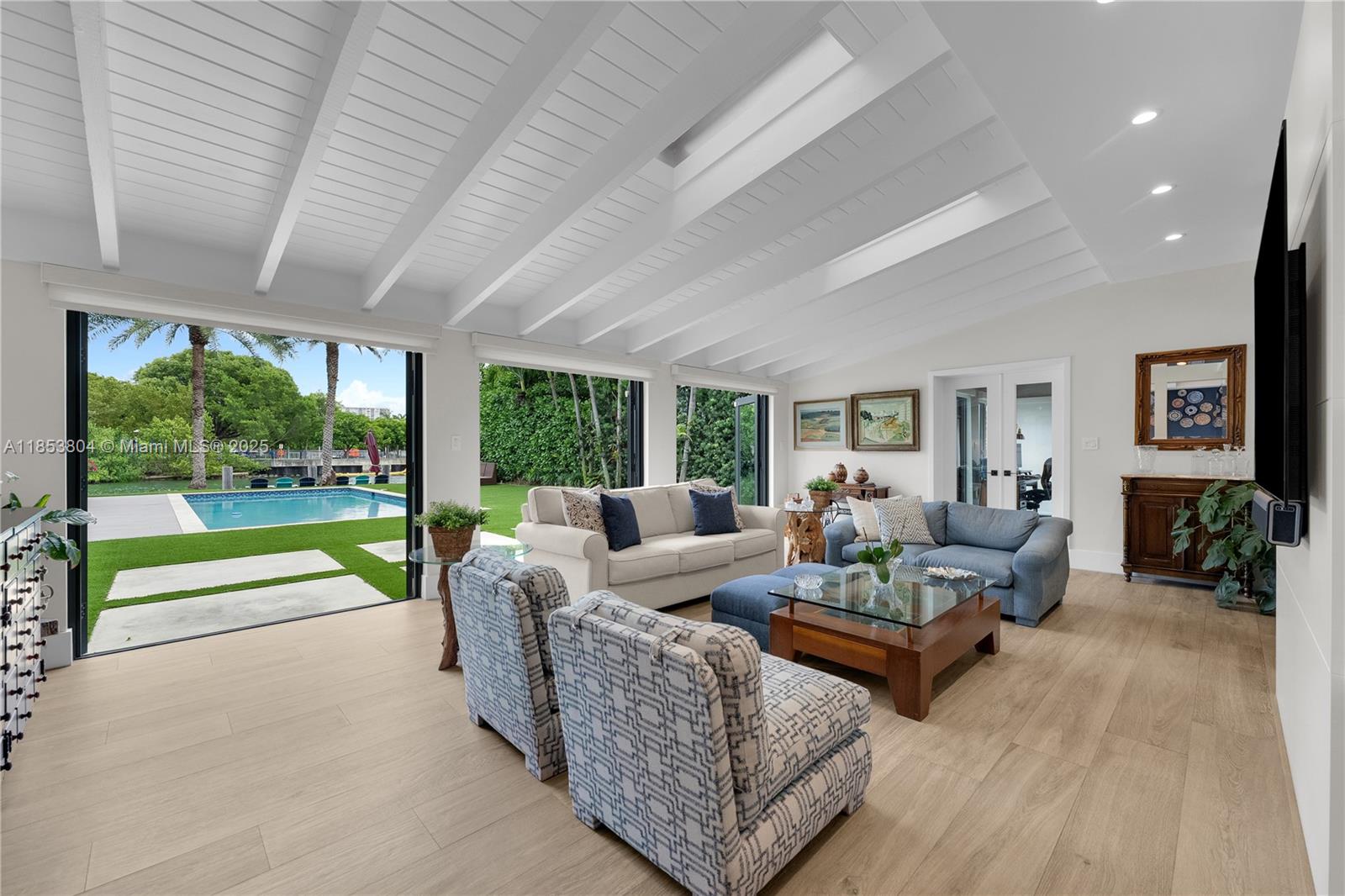 4475 N Meridian Ave, Miami Beach FL 33140