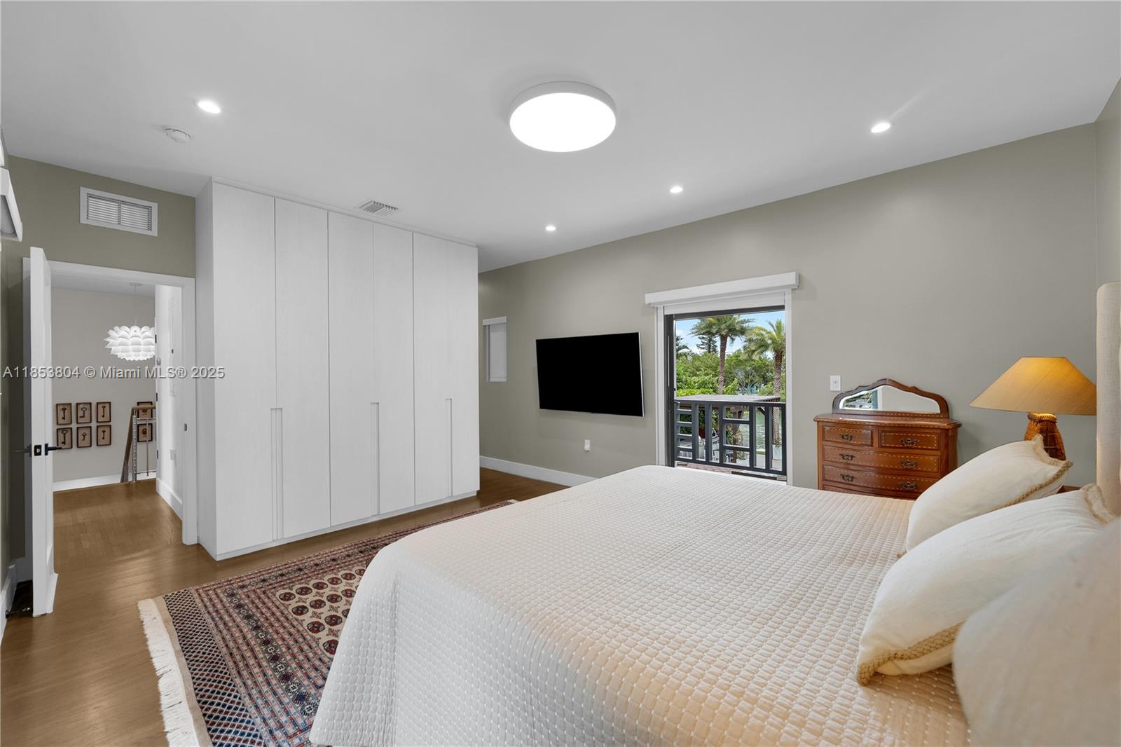 4475 N Meridian Ave, Miami Beach FL 33140