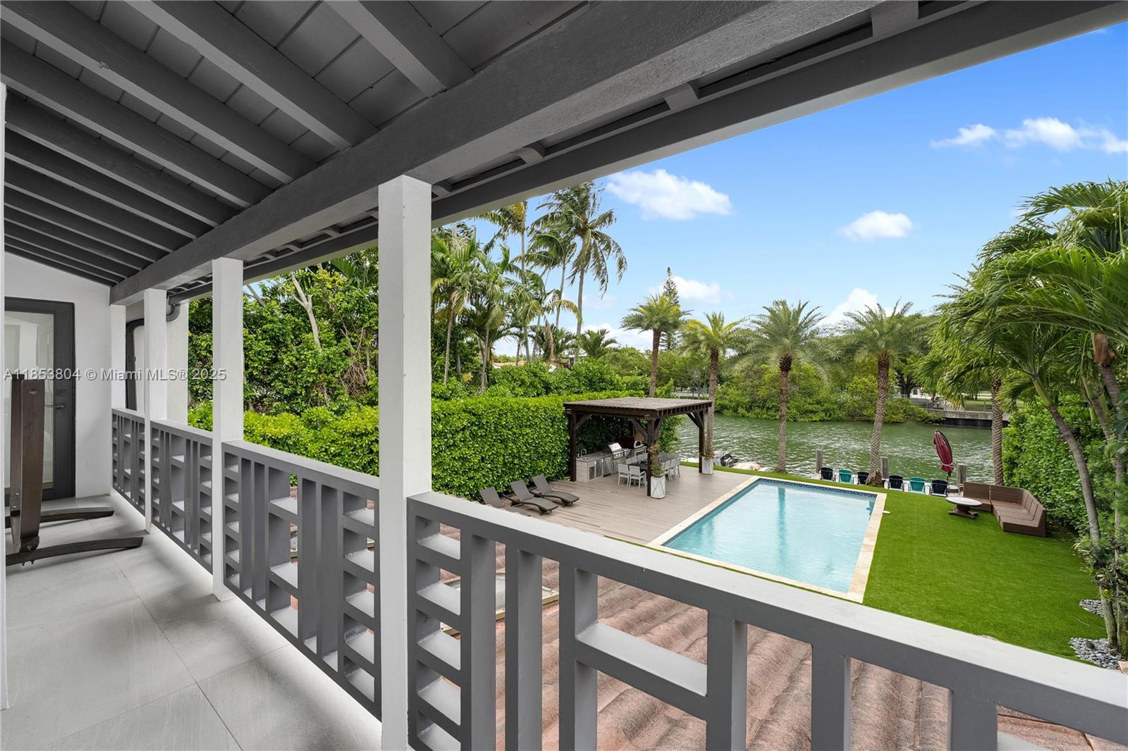4475 N Meridian Ave, Miami Beach FL 33140