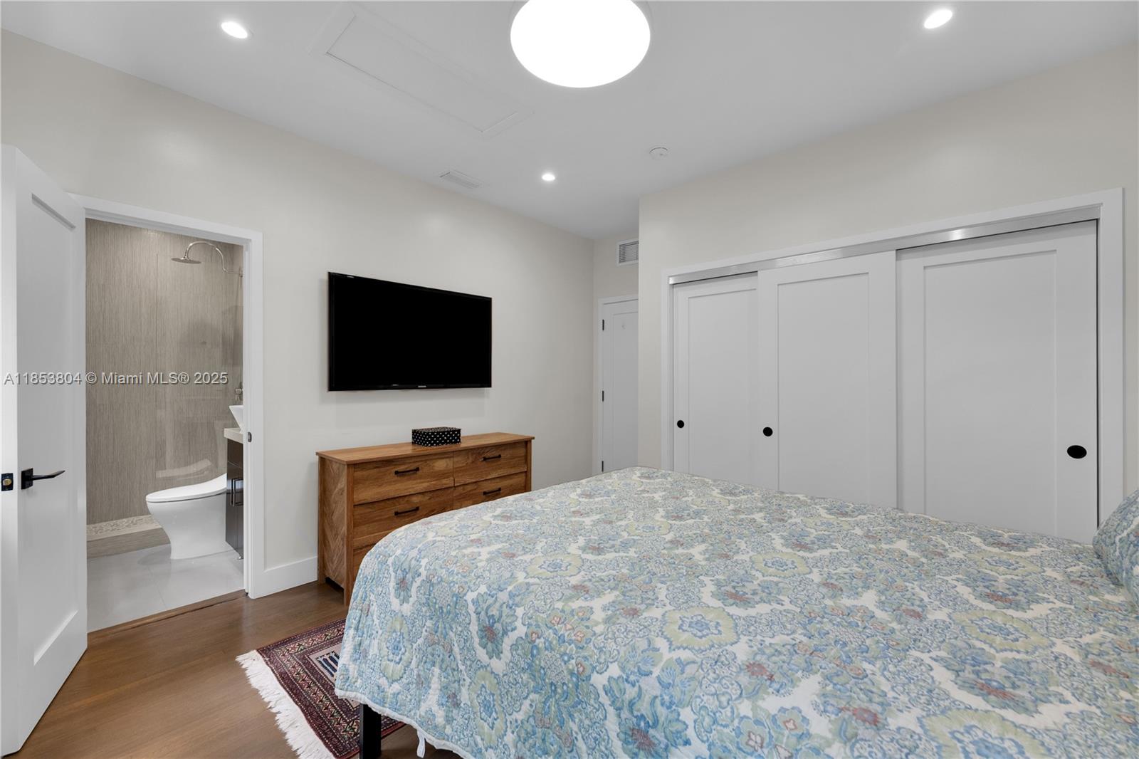 4475 N Meridian Ave, Miami Beach FL 33140