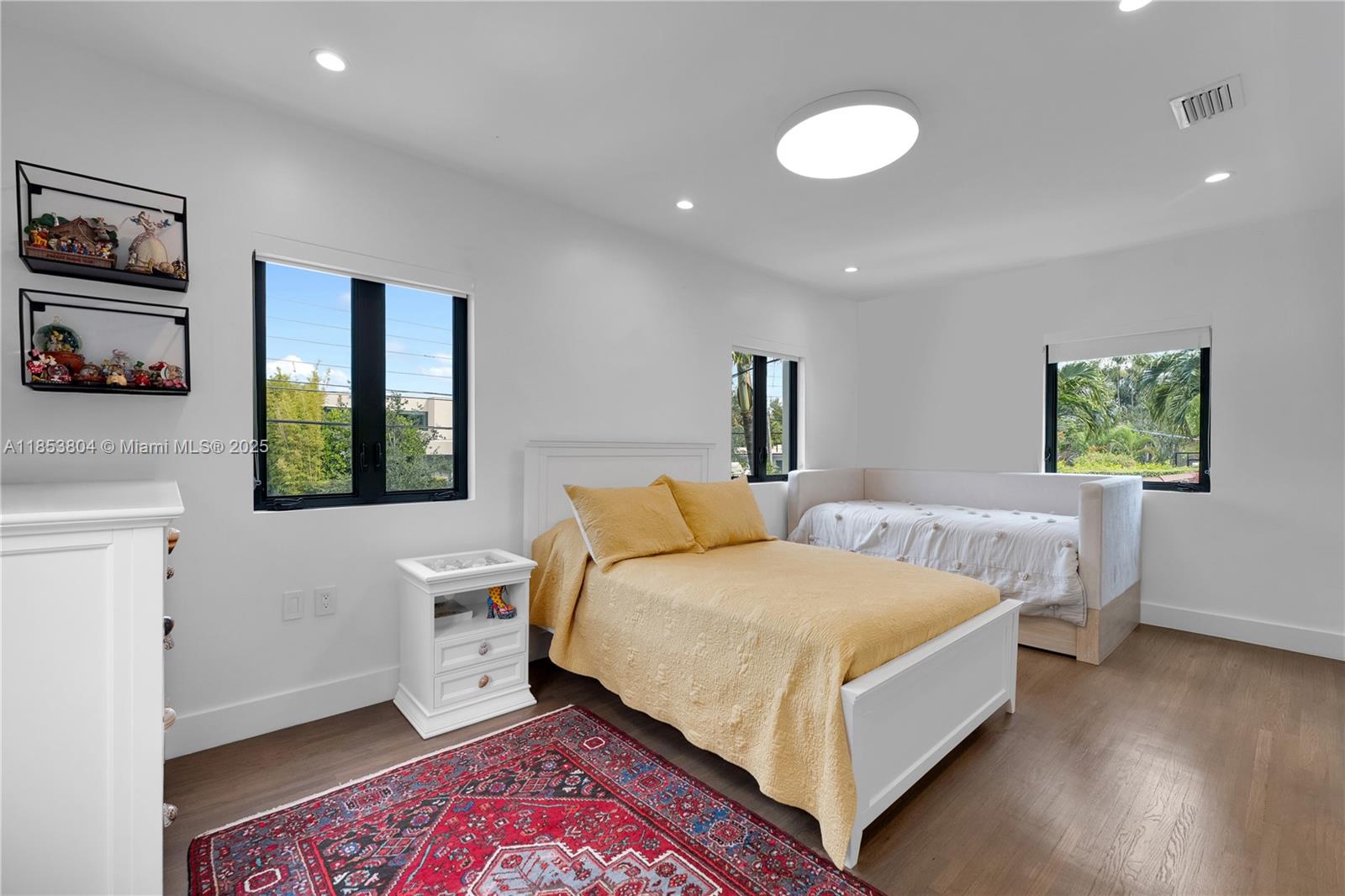 4475 N Meridian Ave, Miami Beach FL 33140