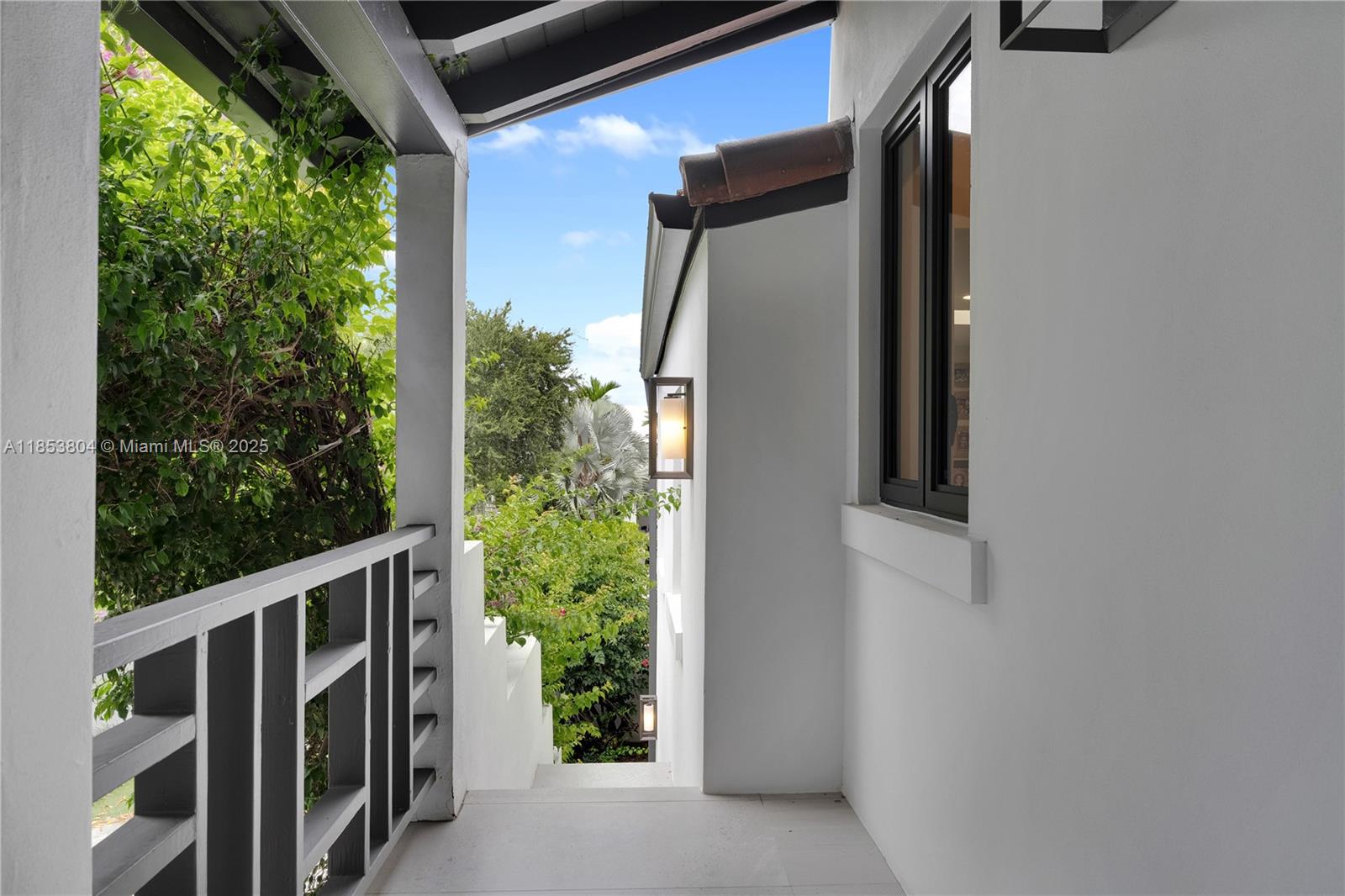 4475 N Meridian Ave, Miami Beach FL 33140