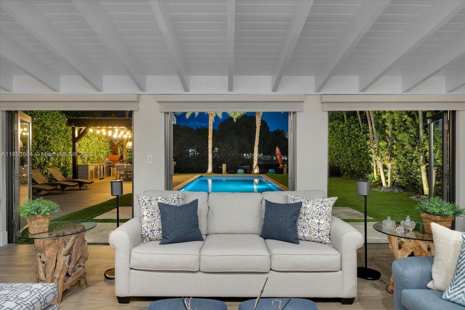 4475 N Meridian Ave, Miami Beach FL 33140
