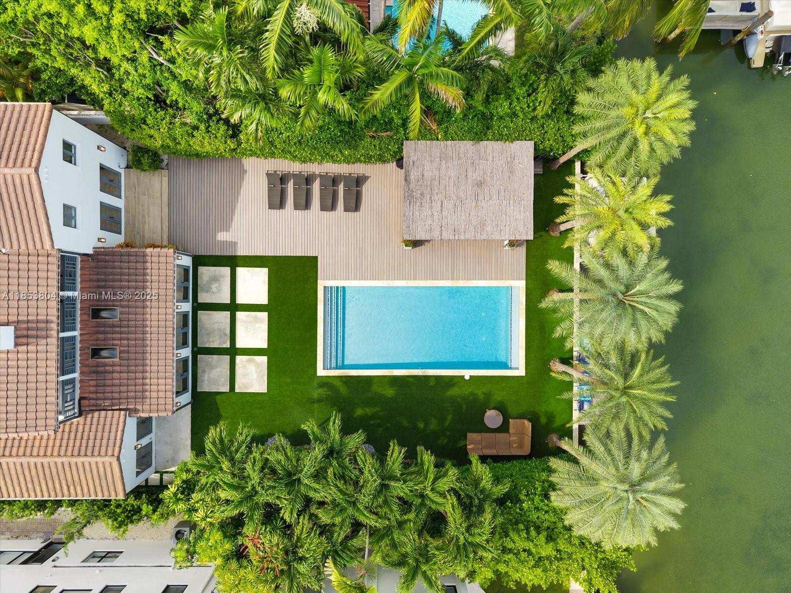 4475 N Meridian Ave, Miami Beach FL 33140