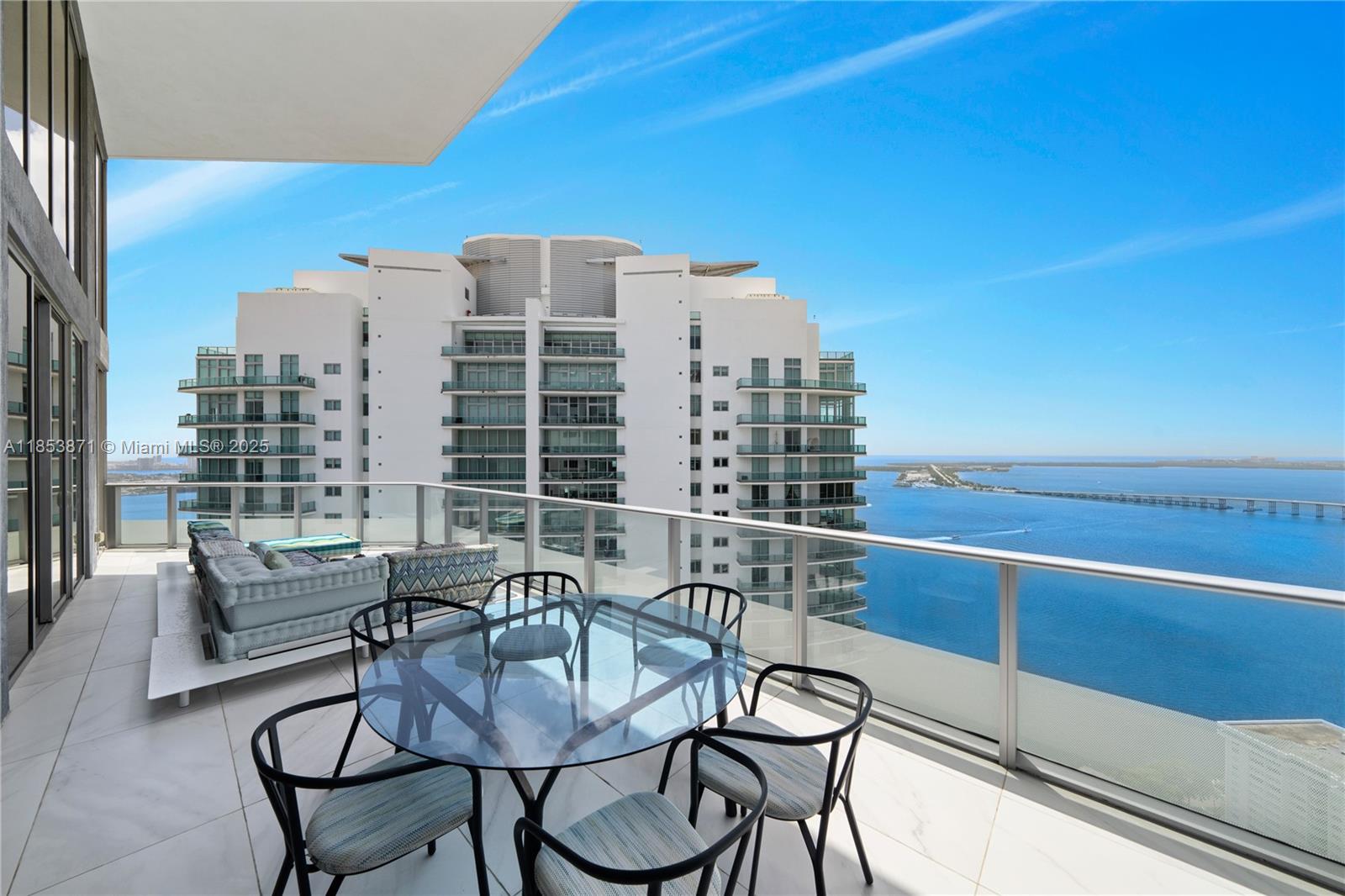 1300 Brickell Bay Dr #4401, Miami FL 33131