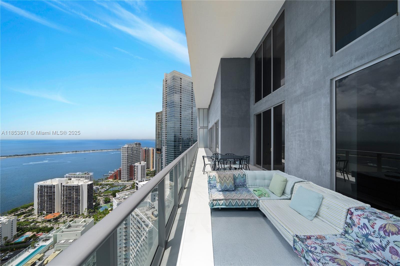 1300 Brickell Bay Dr #4401, Miami FL 33131