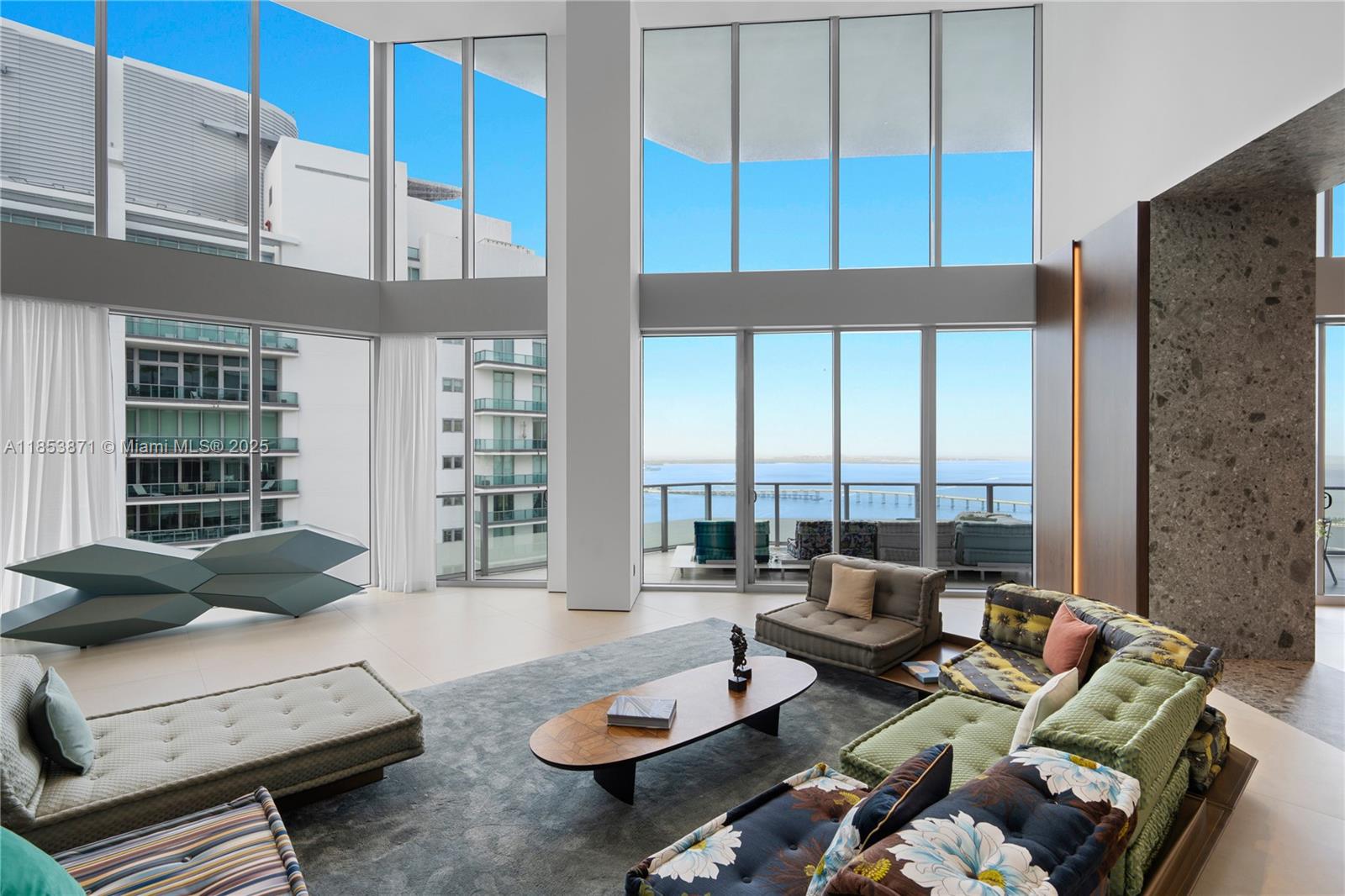 1300 Brickell Bay Dr #4401, Miami FL 33131