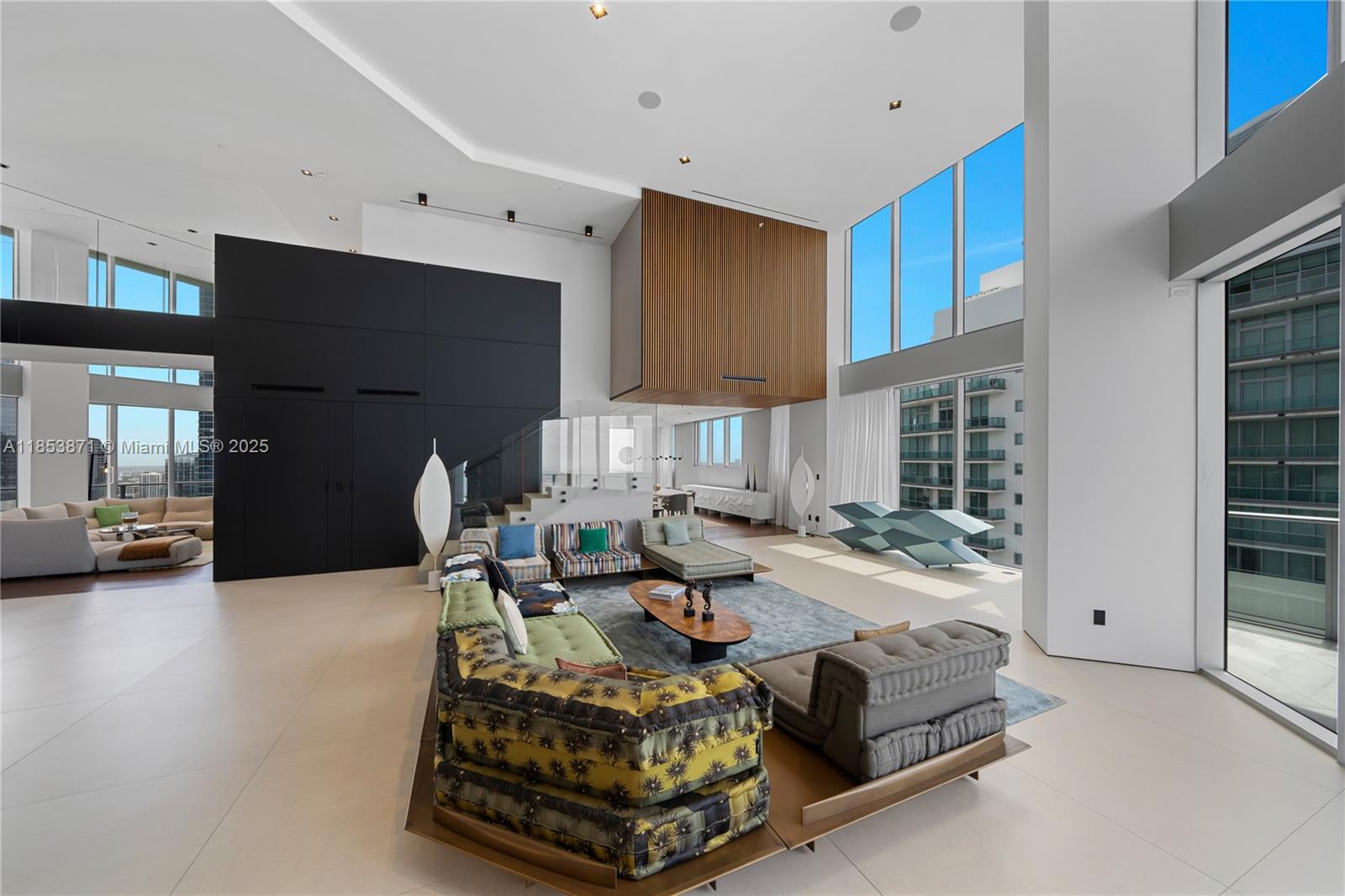 1300 Brickell Bay Dr #4401, Miami FL 33131