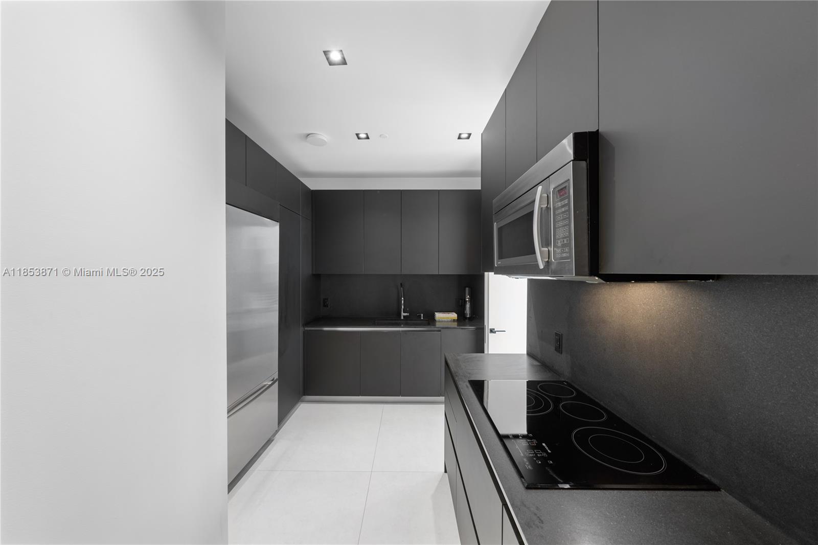 1300 Brickell Bay Dr #4401, Miami FL 33131